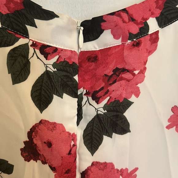 Soft silky skirt with liner, hits above ankle - Picture 4 of 4